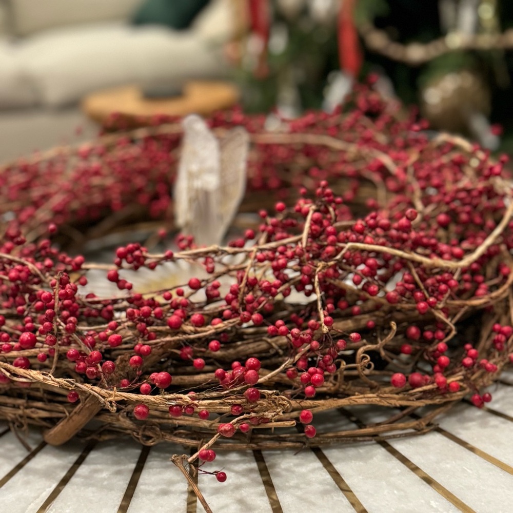 RED BERRY  WREATH: - Picture 9 of 10